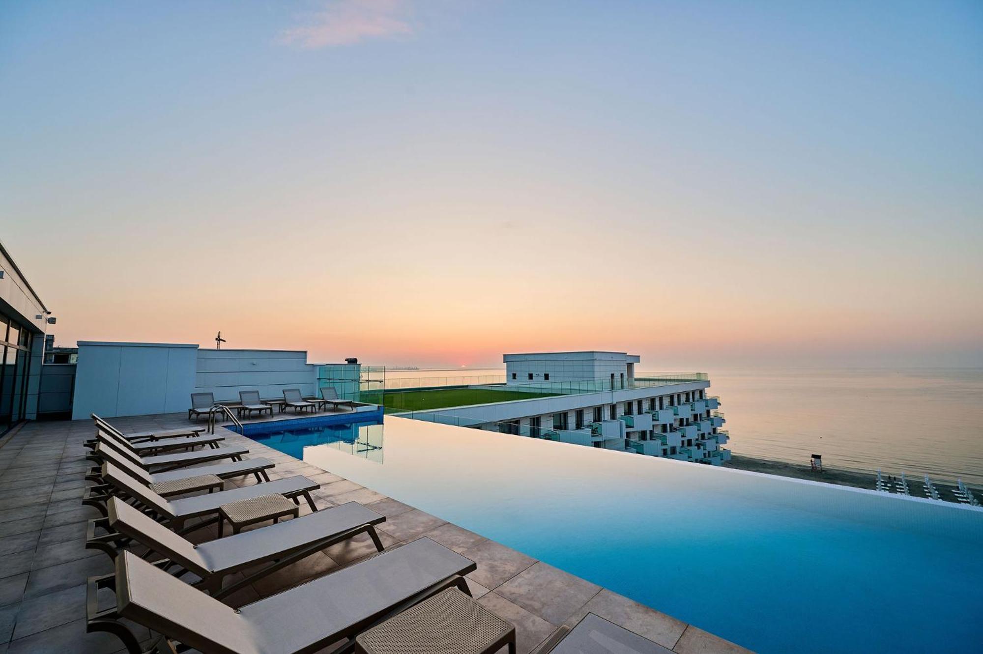 Apartment Seaside Serenity In Infinity - Parking