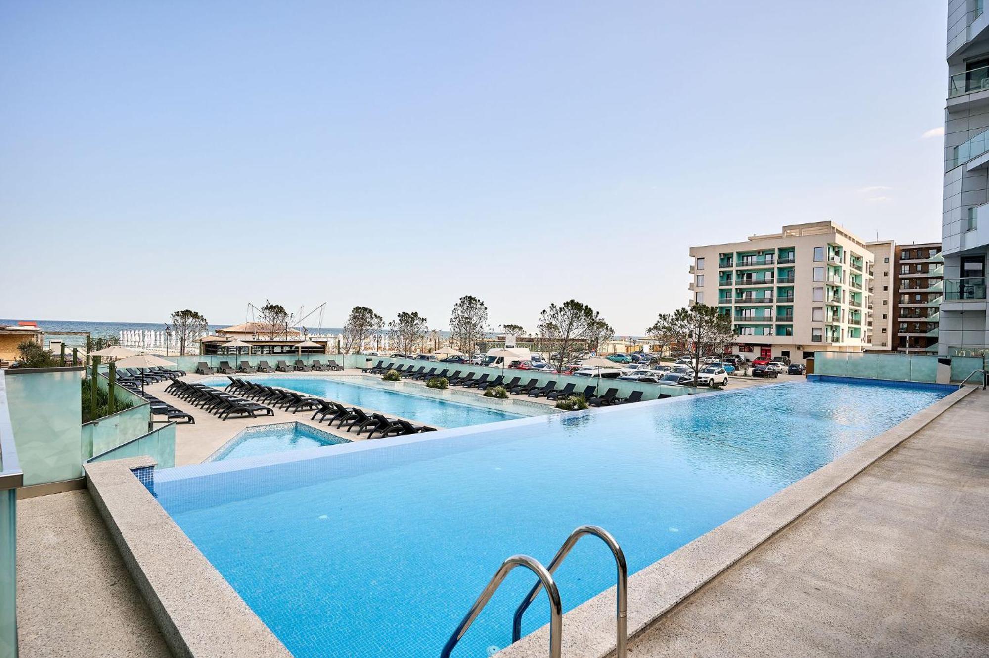 Seaside Serenity In Infinity - Parking Apartment *